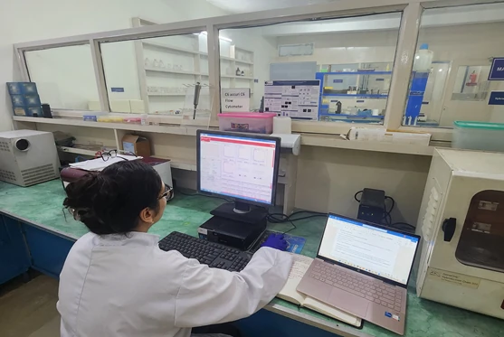 Flow cytometer used for absolute cell counting